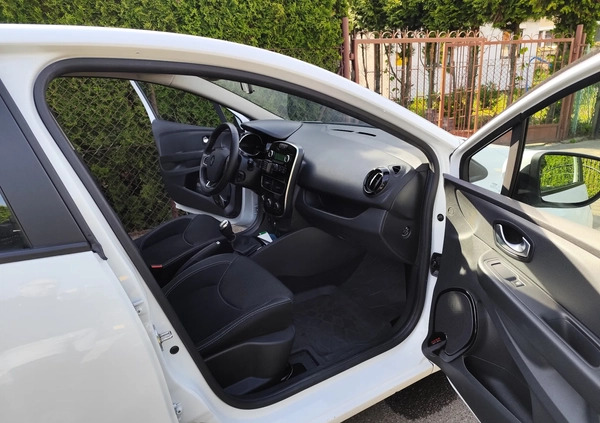 Renault Clio cena 40900 przebieg: 102640, rok produkcji 2019 z Toruń małe 121